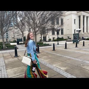 Meet your Posher, Cynthia